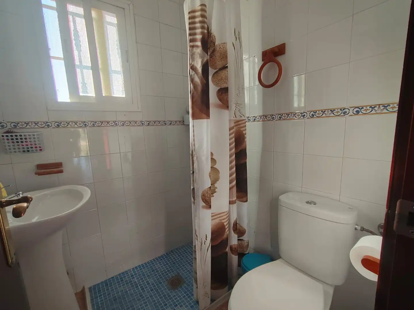 Bathroom of Houses for sale in Chiclana de la Frontera  with Private garden, Oven and Washing machine