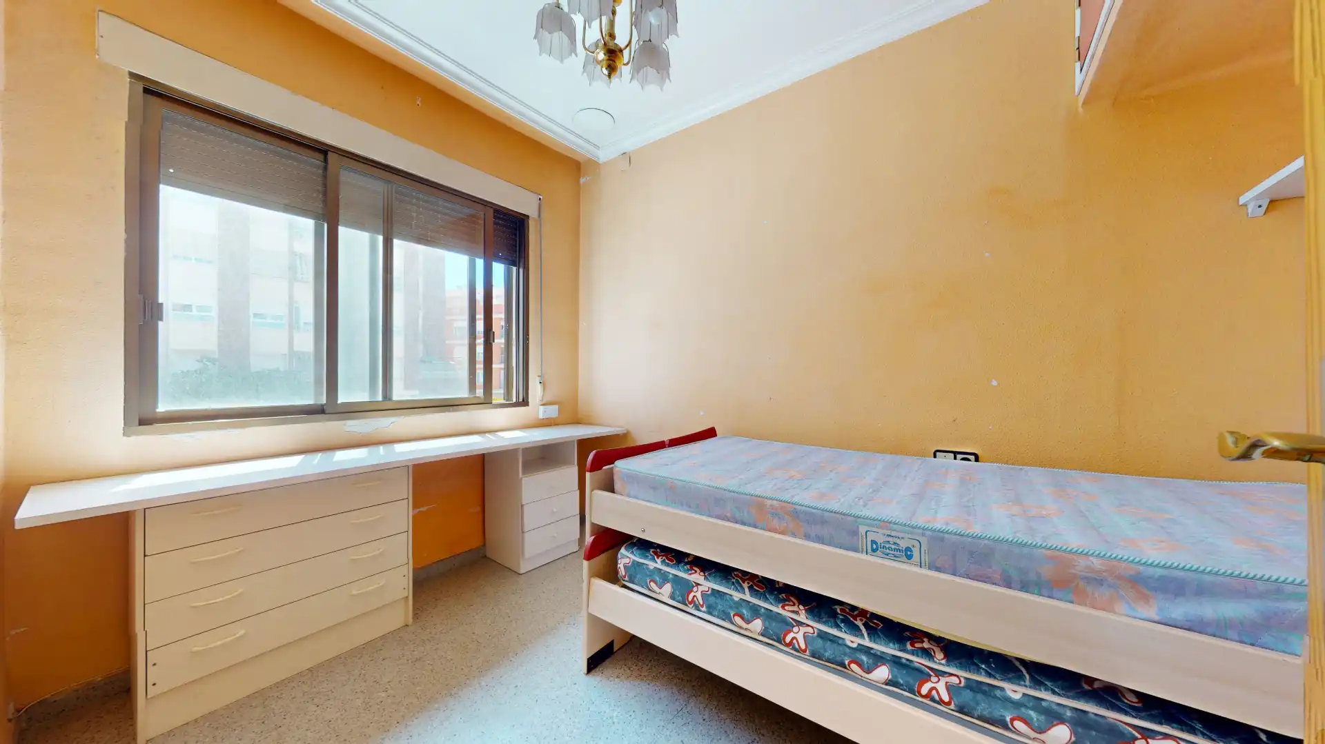 Habitación de Piso en venta en Villena con Terraza y Balcón