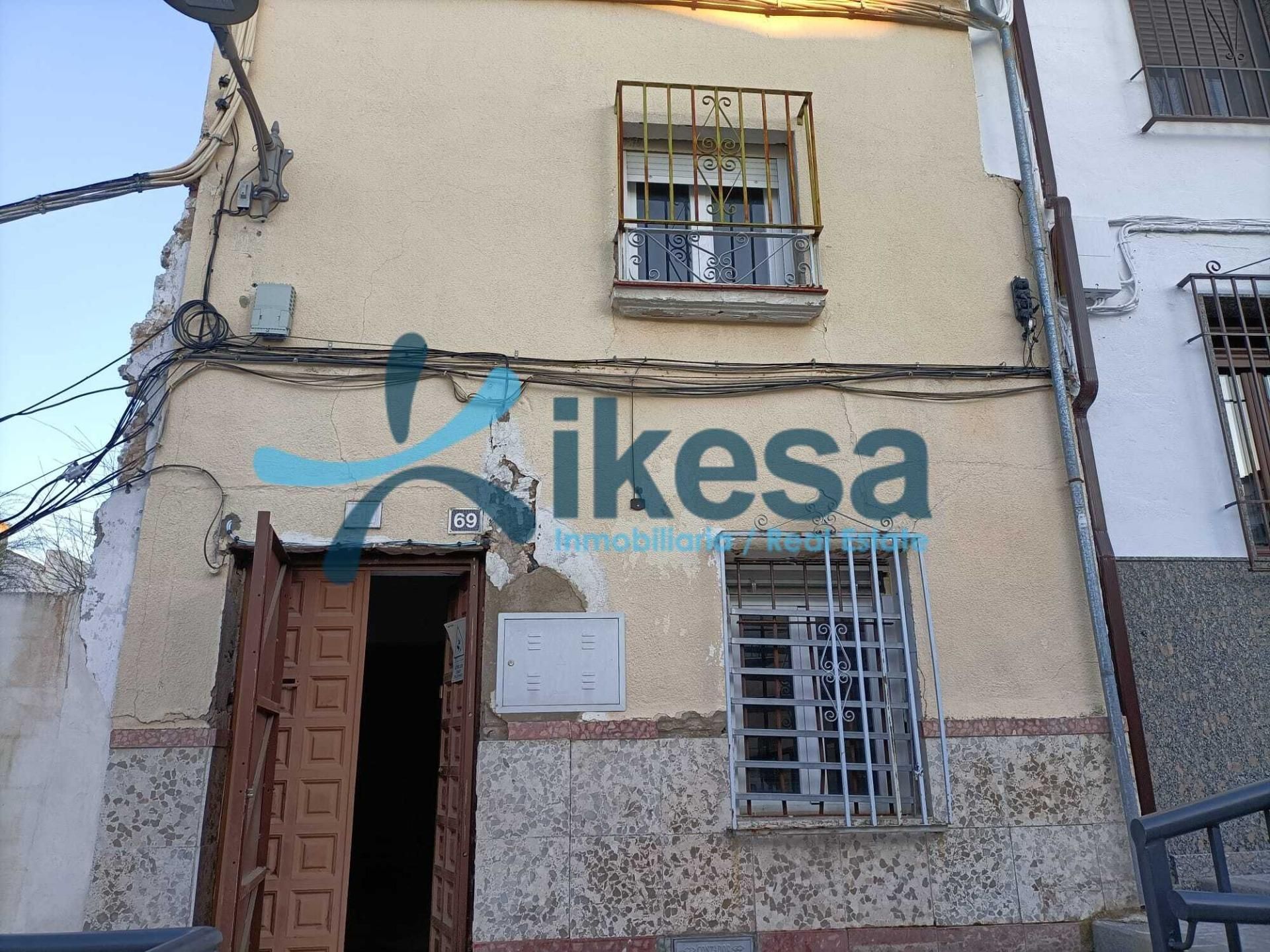Vista exterior de Pis en venda en Lucena