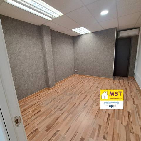 Local comercial en Alquiler en Plaça d'Antoni Gaudí en Navàs