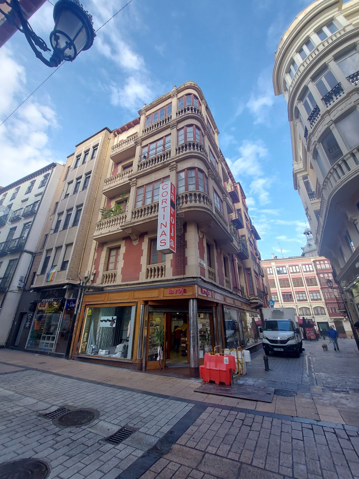 Exterior view of Building for sale in  Logroño