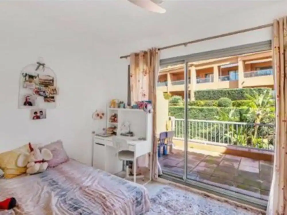 Schlafzimmer von Dachboden zur Miete in Benahavís mit Klimaanlage, Heizung und Terrasse