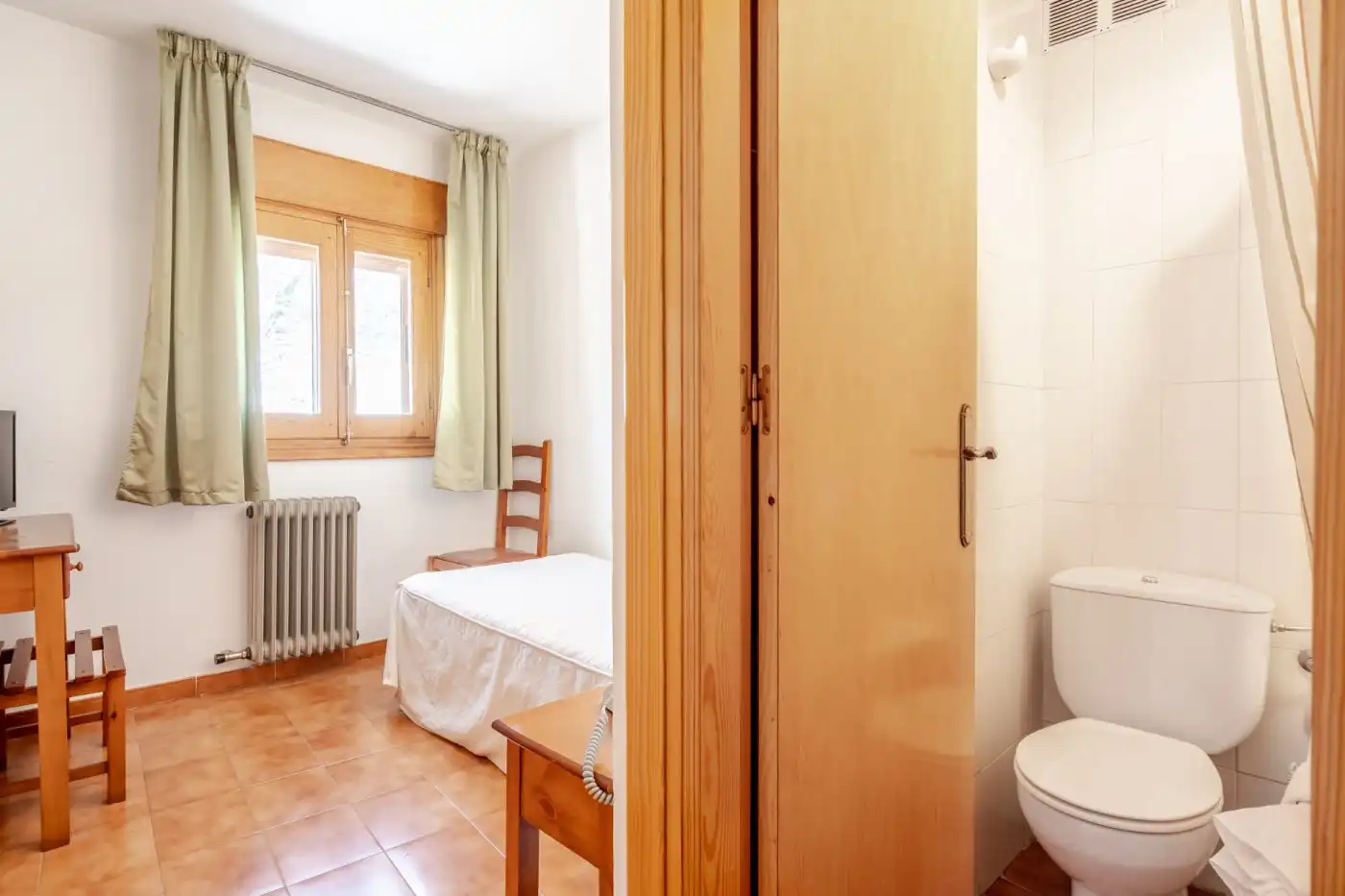 Bedroom of Buildings for sale in Pórtugos