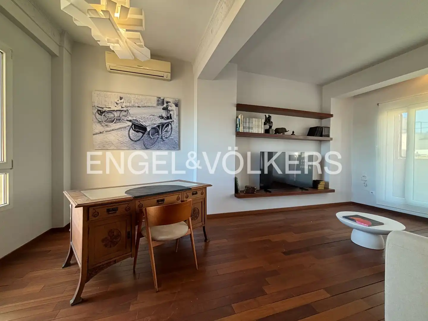 Sala d'estar de Pis de lloguer en Valencia amb Aire condicionat, Calefacció i Parquet