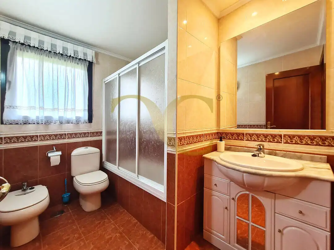 Baño de Casa o chalet en venta en Gijón  con Calefacción, Jardín privado y Terraza