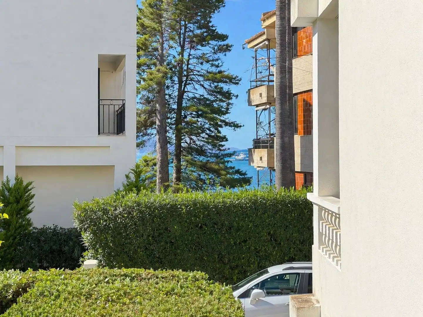 Außenansicht von Wohnungen zum Verkauf in Pollença mit Privatgarten, Terrasse und Abstellraum