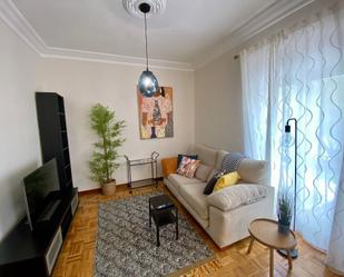 Sala d'estar de Apartament de lloguer en Burgos Capital amb Calefacció