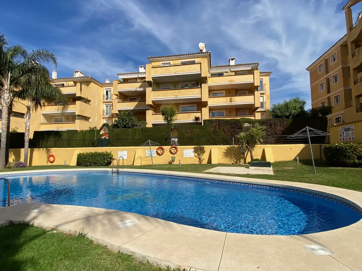 Vista exterior de Piso en venta en Mijas con Trastero y Piscina