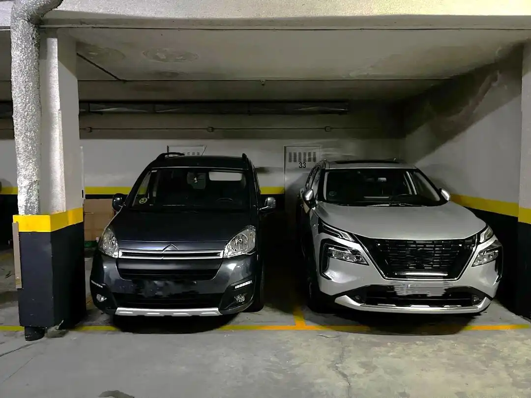 Parking de Piso en venta en  Pamplona / Iruña con Calefacción, Jardín privado y Trastero