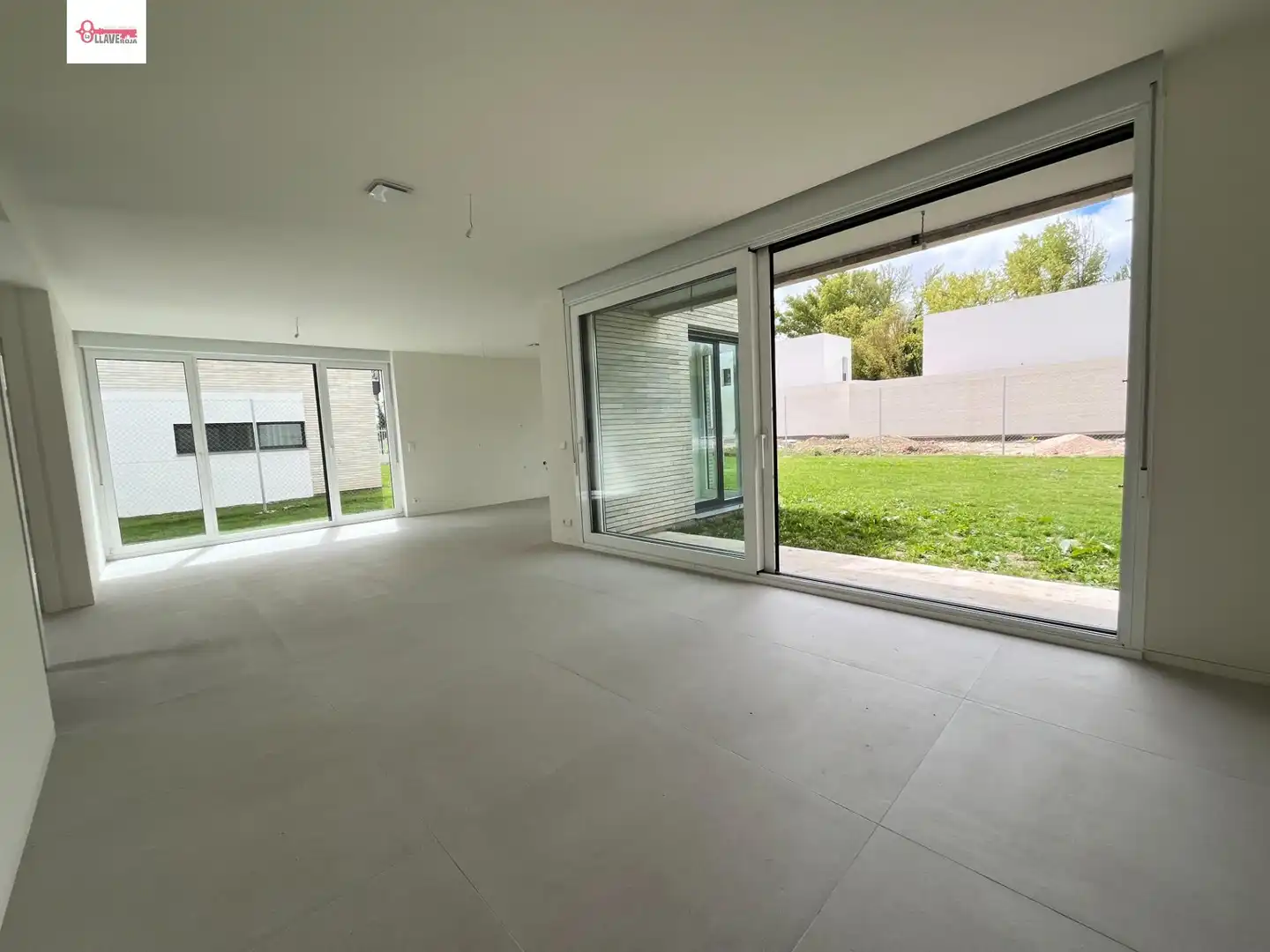 Sala d'estar de Casa o xalet en venda en Burgos amb Calefacció, Jardí privat i Terrassa