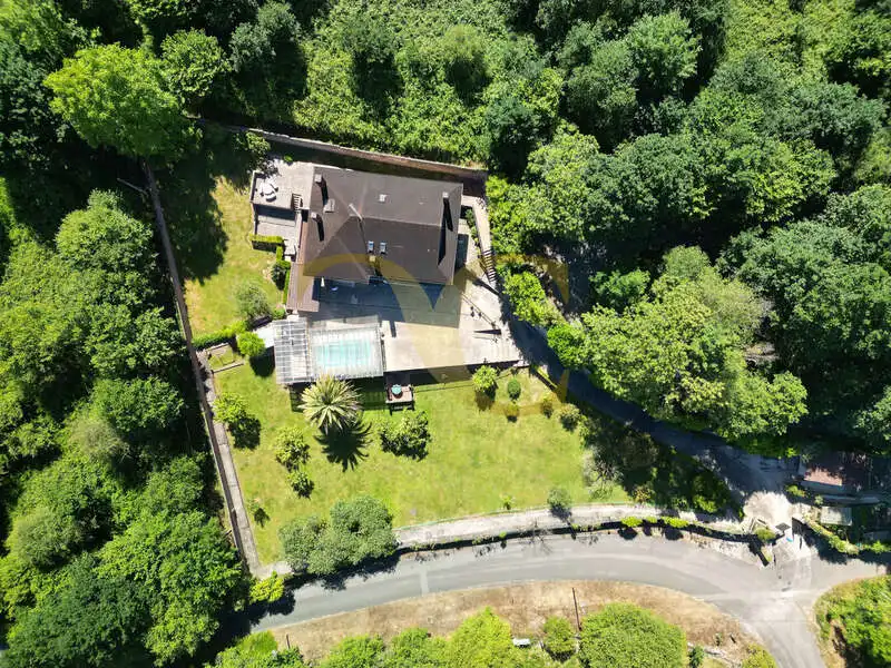 Vista exterior de Casa o xalet en venda en Oviedo  amb Calefacció, Jardí privat i Terrassa