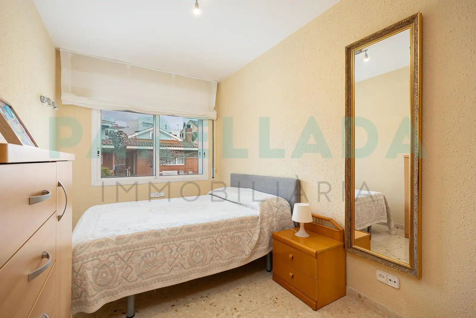 Habitación de Casa o chalet en venta en Badalona con Aire acondicionado, Calefacción y Jardín privado