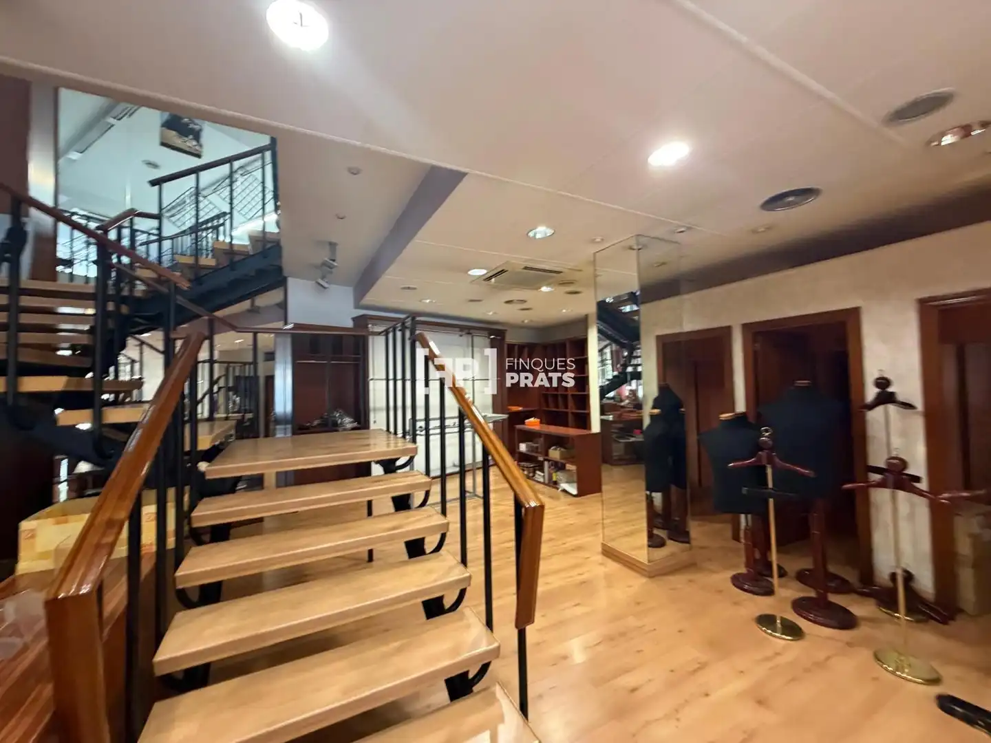 Business premises to rent in Lluis companys, imagen 4