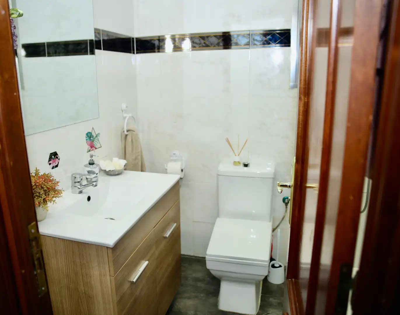 Baño de Piso en venta en Madrid con Terraza y Horno