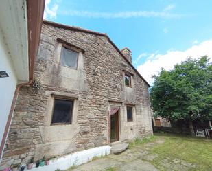 Vista exterior de Finca rústica en venda en Vimianzo amb Jardí privat, Terrassa i Traster