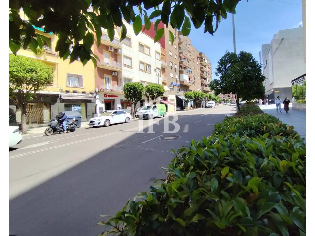 Vista exterior de Local en traspaso en Badajoz con Aire acondicionado