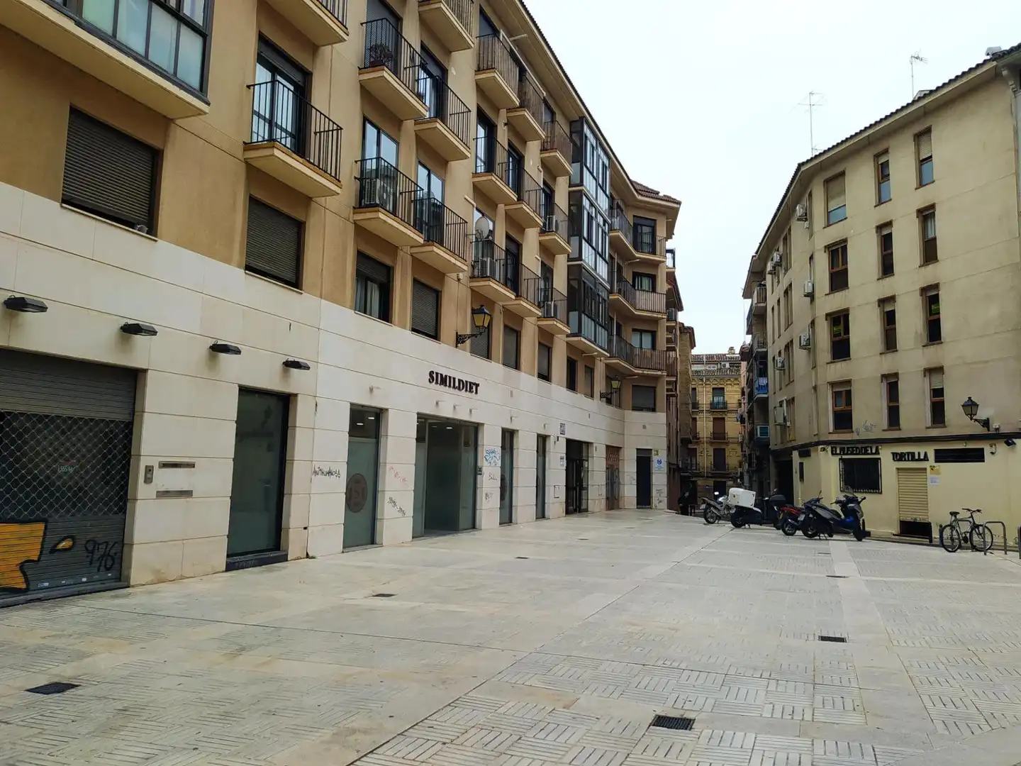 Vista exterior de Local en venta en Zaragoza con Aire acondicionado