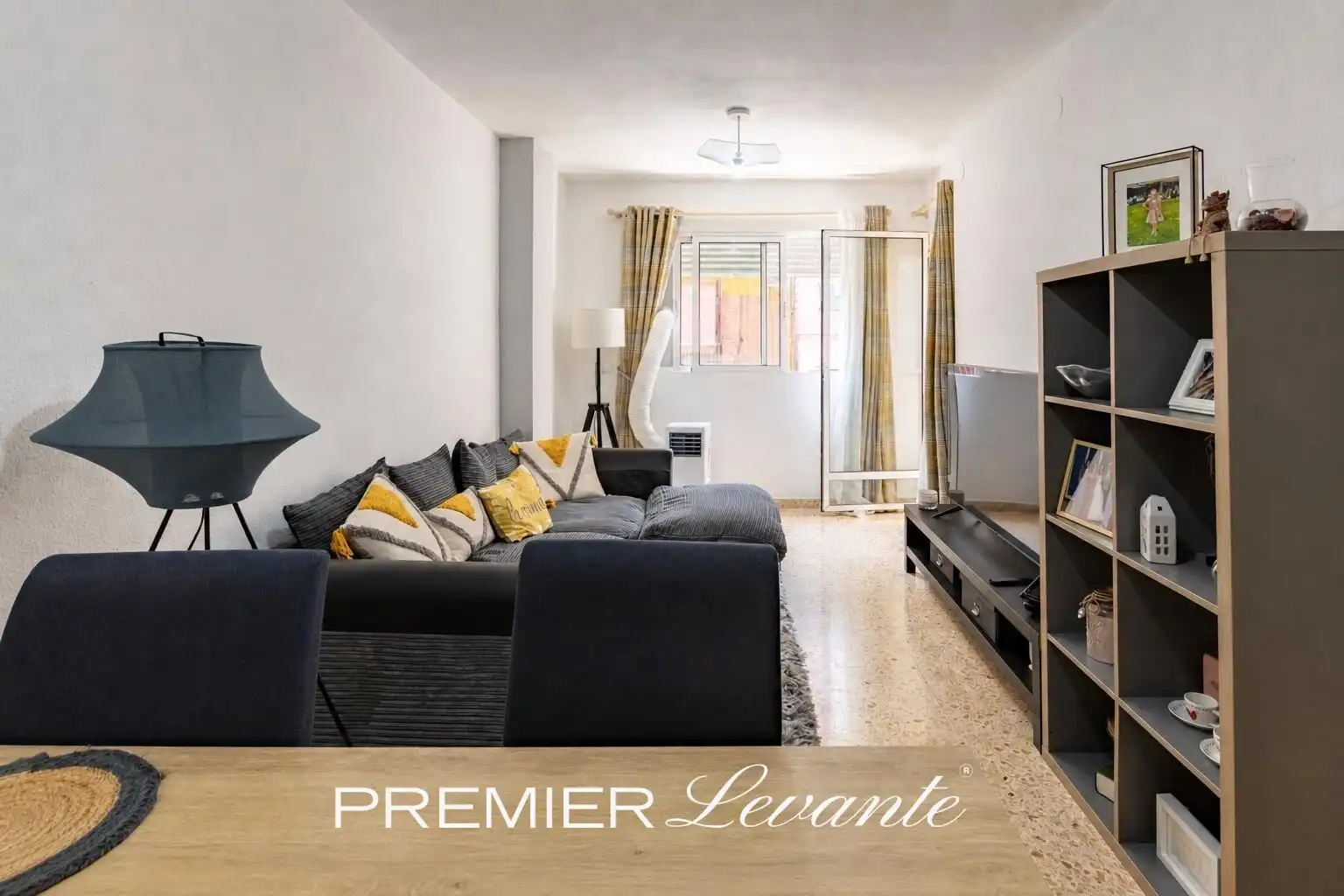 Wohnzimmer von Wohnung zur Miete in Alicante / Alacant mit Balkon