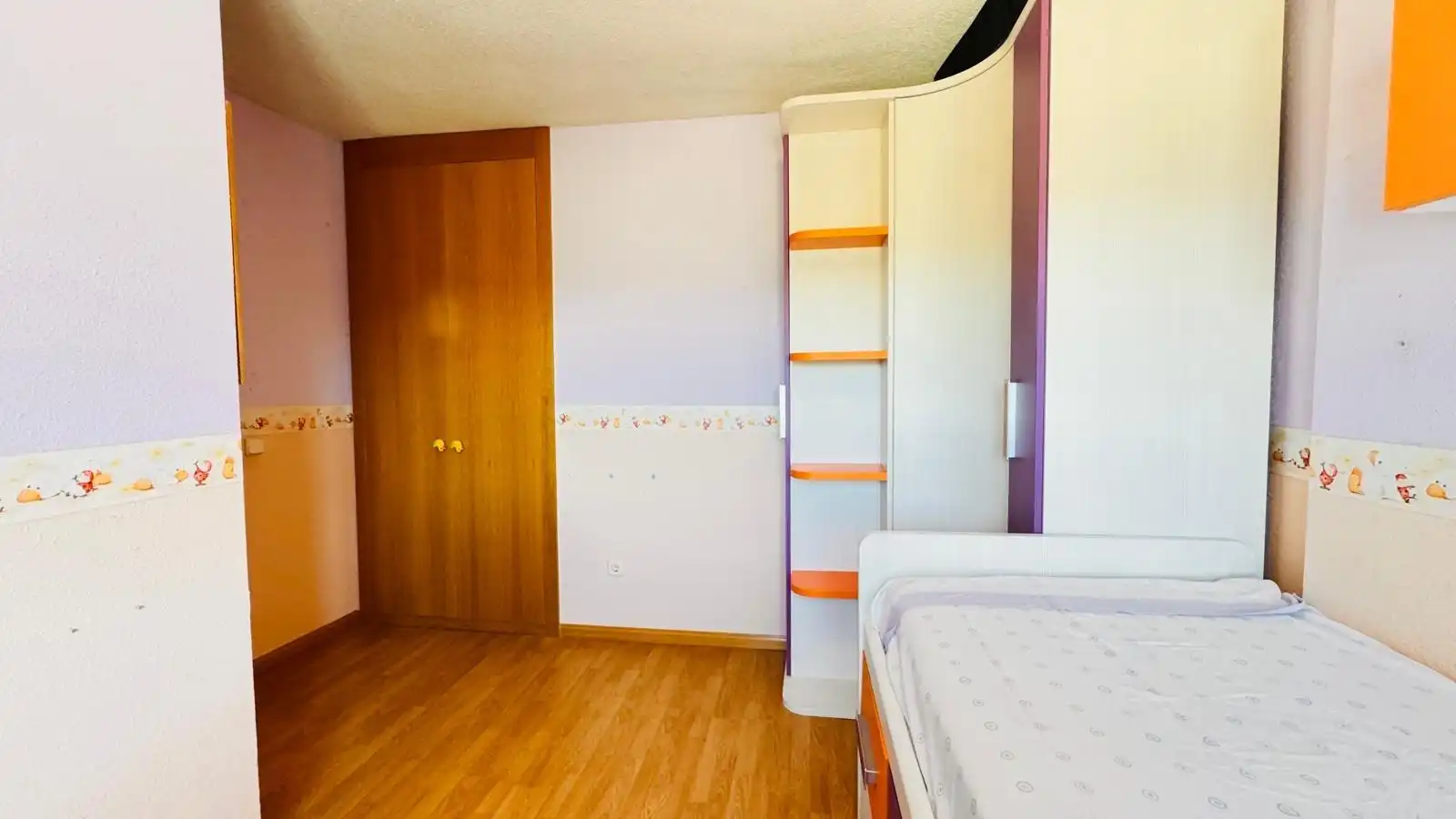 Bedroom of Flat for share in Valdemorillo  with Heating, Private garden and Furnished