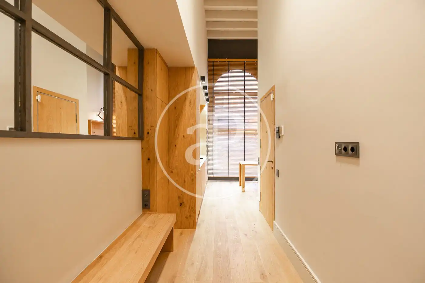 Wohnung zum Verkauf in Barcelona mit Klimaanlage, Heizung und Terrasse
