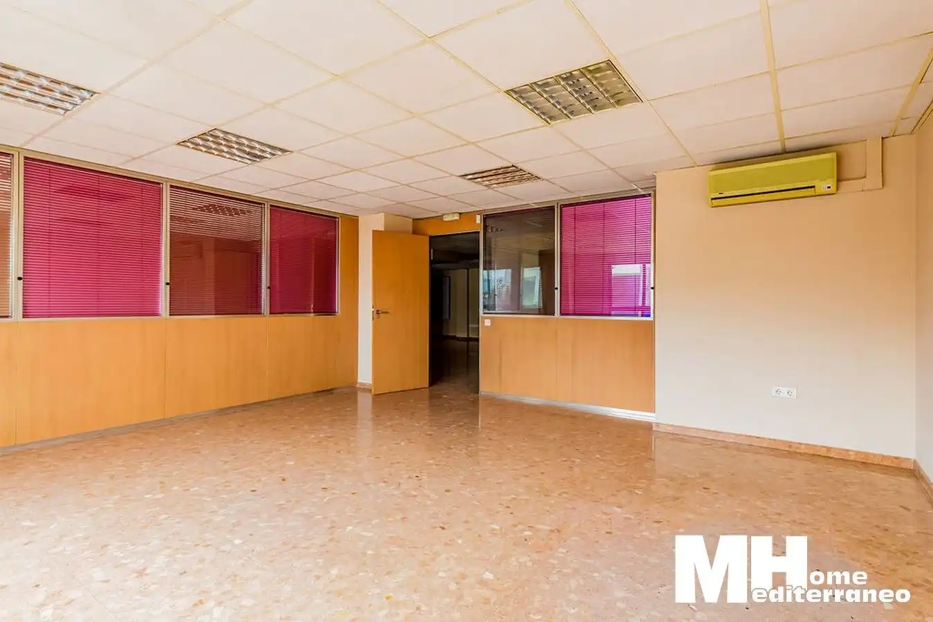 Office for sale in Vila-real  with Air Conditioner and Heating