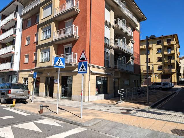 Local comercial en Alquiler en Lasarte-Oria