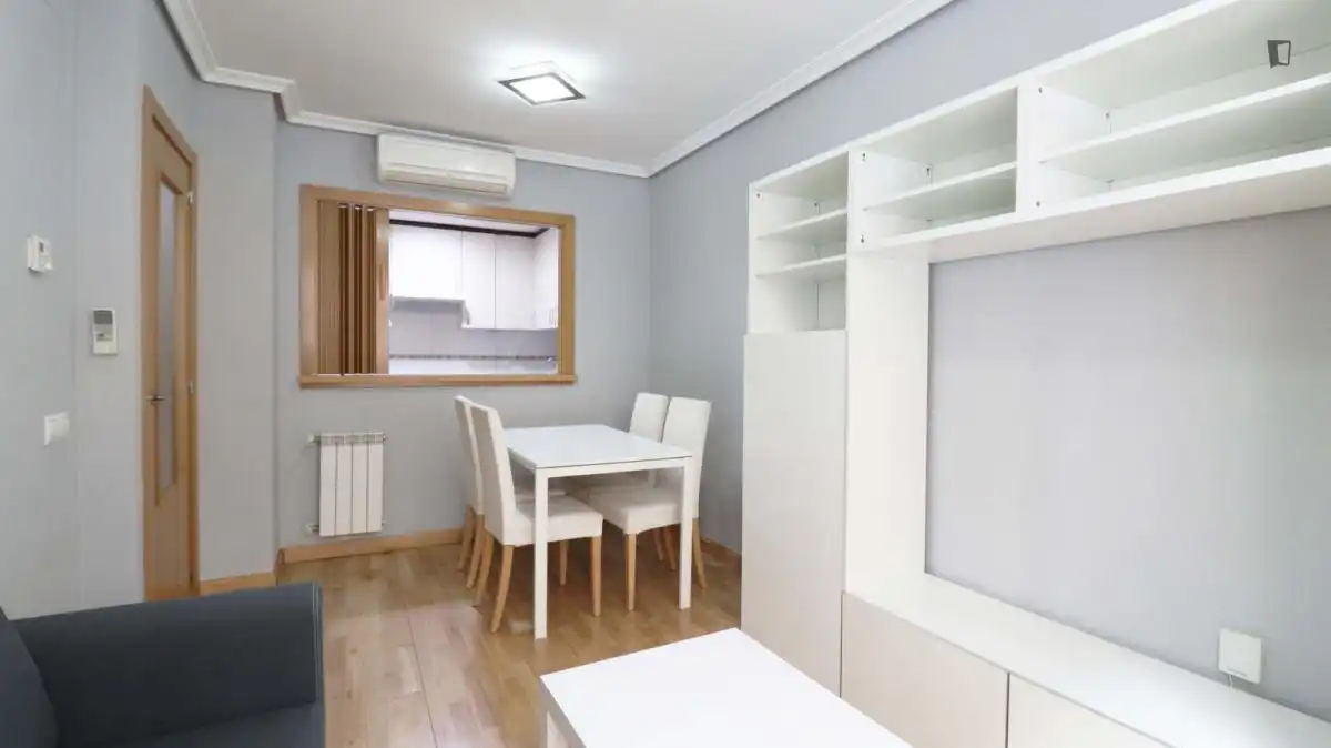 Apartments for rent in Valdeacederas