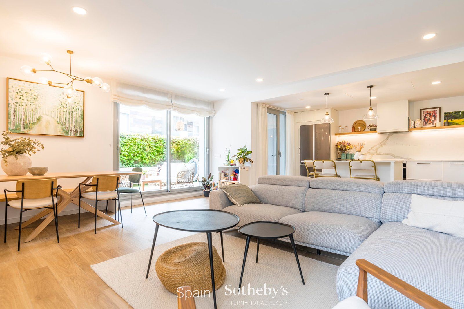 Sala de estar de Apartamento en venta en Las Rozas de Madrid con Aire acondicionado, Calefacción y Jardín privado