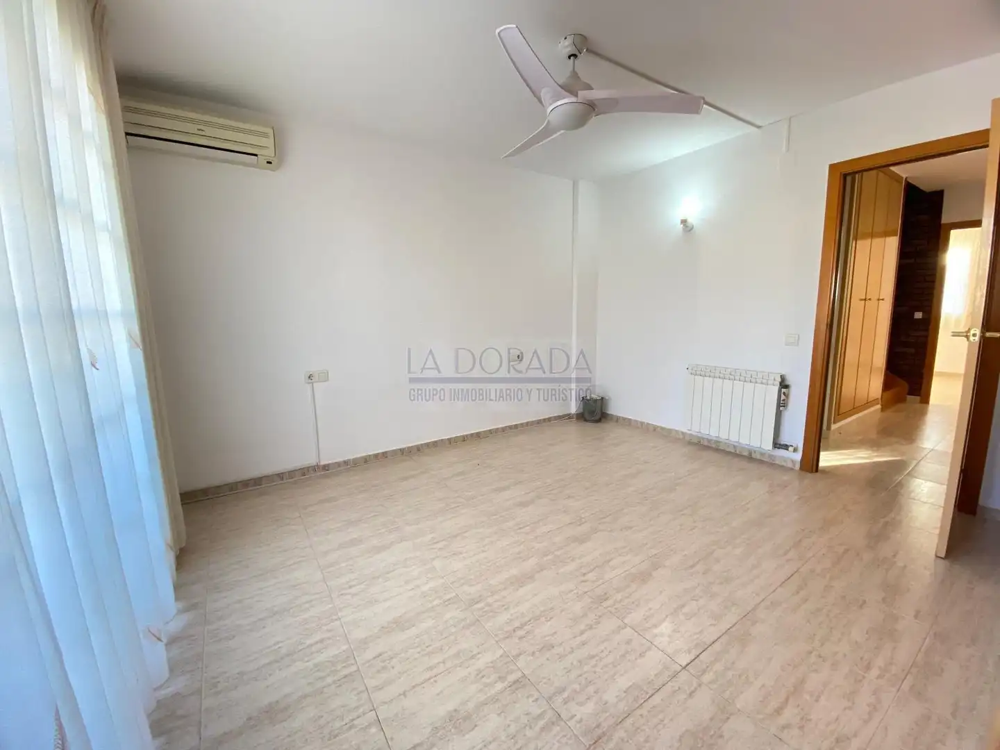 Casa adosada en venta en Cambrils con Aire acondicionado, Calefacción y Jardín privado
