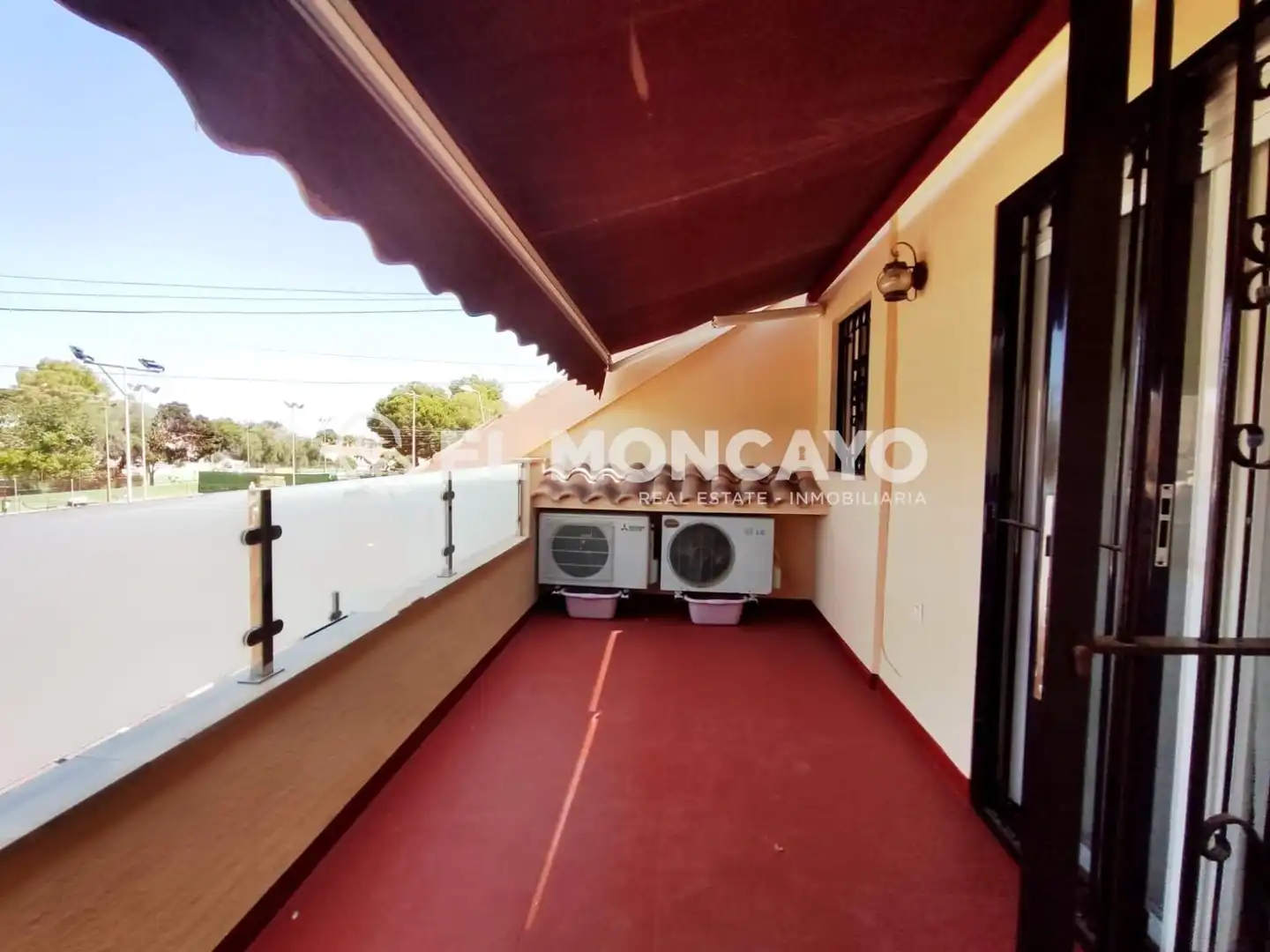 Terrassa de Casa adosada en venda en Torrevieja amb Aire condicionat, Calefacció i Jardí privat