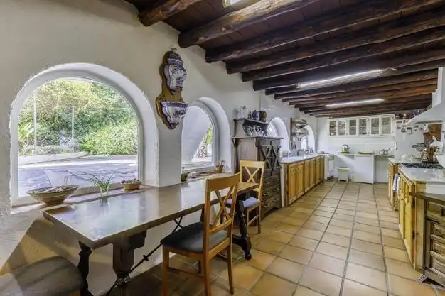 Cuina de Casa o xalet en venda en Turón amb Jardí privat, Terrassa i Traster