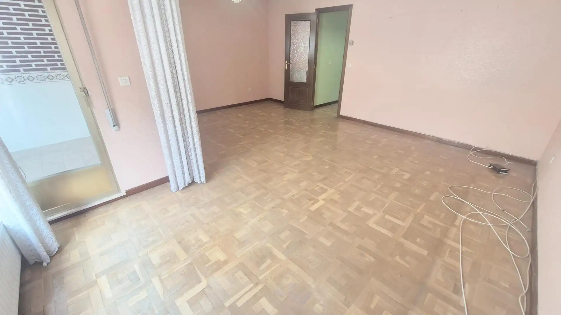Sala d'estar de Pis en venda en Salamanca amb Calefacció