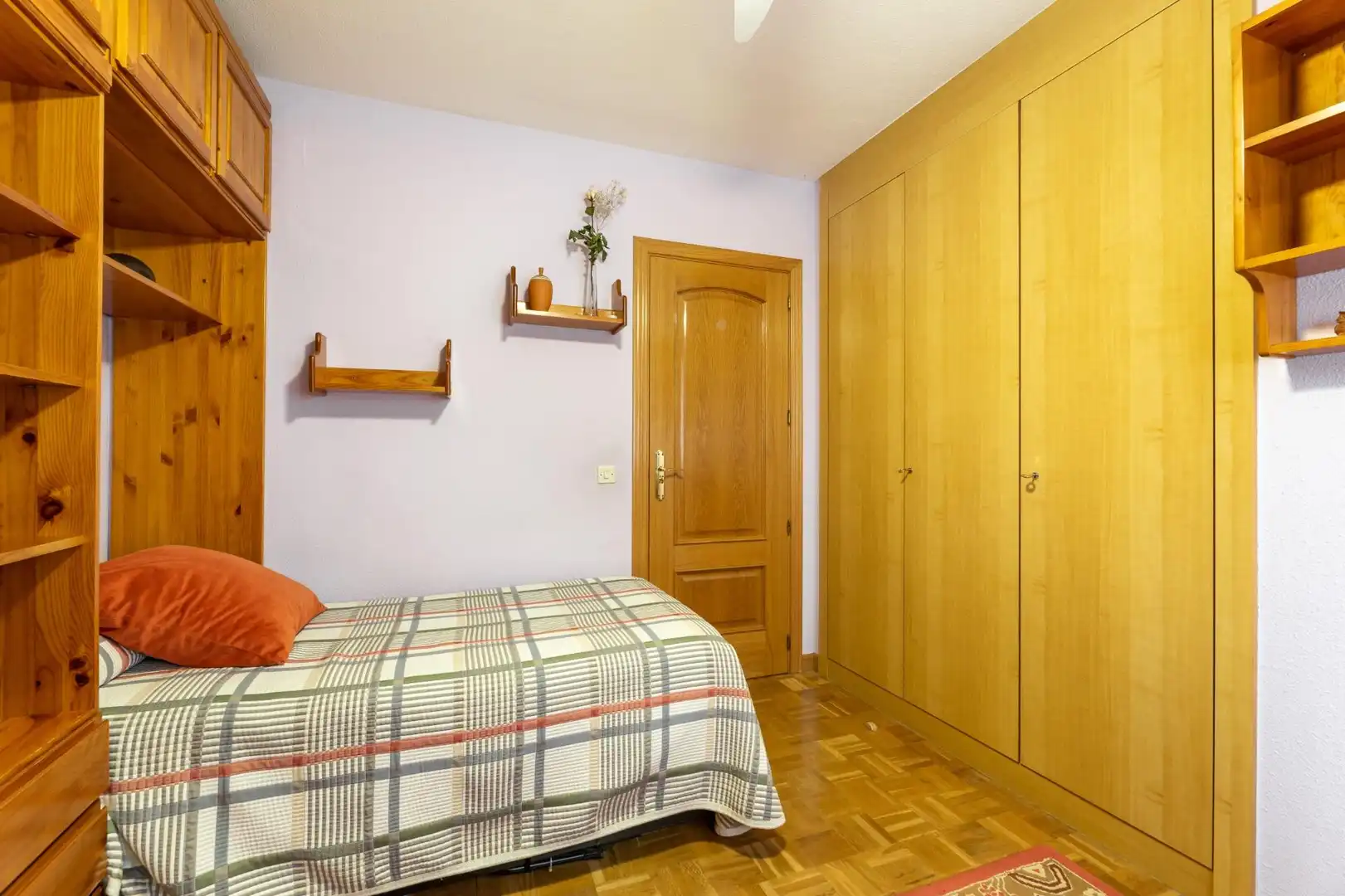Bedroom of Flat for sale in Tres Cantos  with Heating, Parquet flooring and Storage room