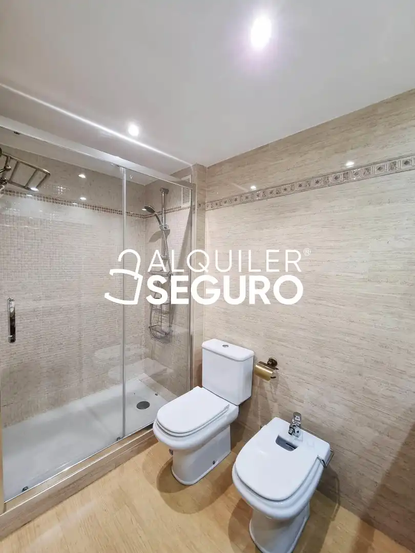 Bathroom of Flat for rent in Las Rozas de Madrid  with Air Conditioner, Heating and Terrace
