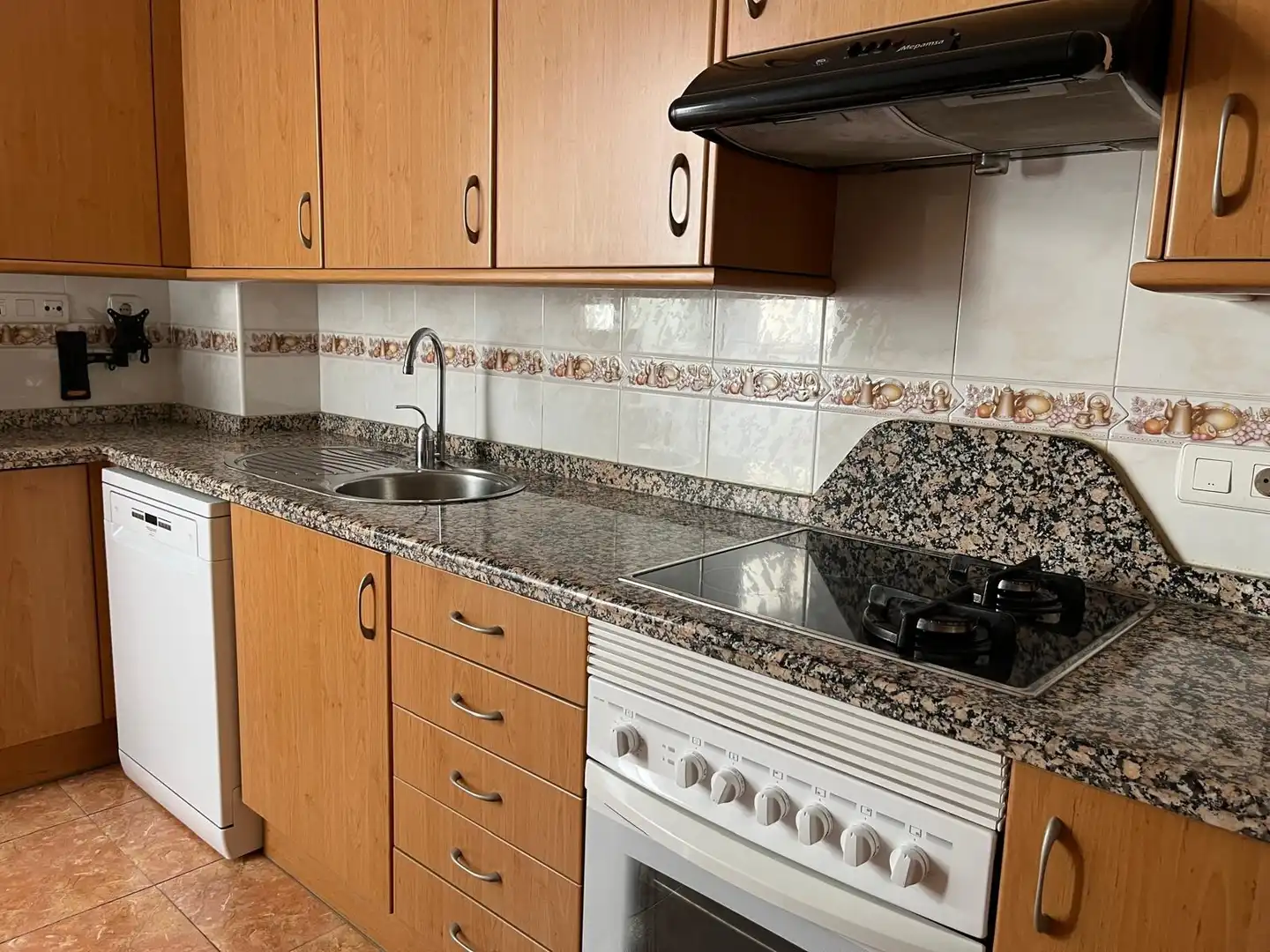 Cocina de Piso en venta en Almansa con Calefacción, Trastero y Amueblado