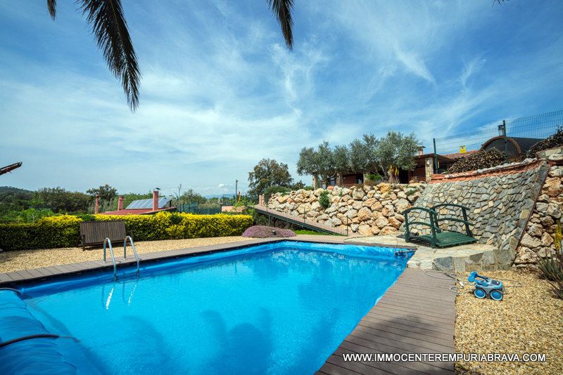 Swimming pool of Country house for sale in Masarac i Vilarnadal  with Air Conditioner, Private garden and Terrace