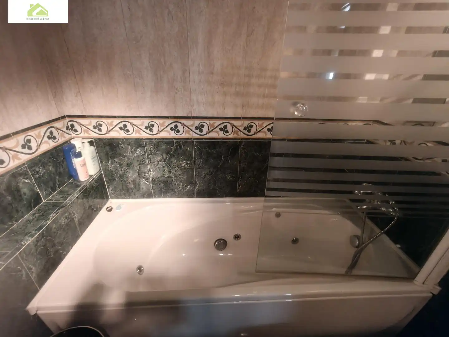 Baño de Apartamento de alquiler en Zamora Capital  con Aire acondicionado, Calefacción y Parquet