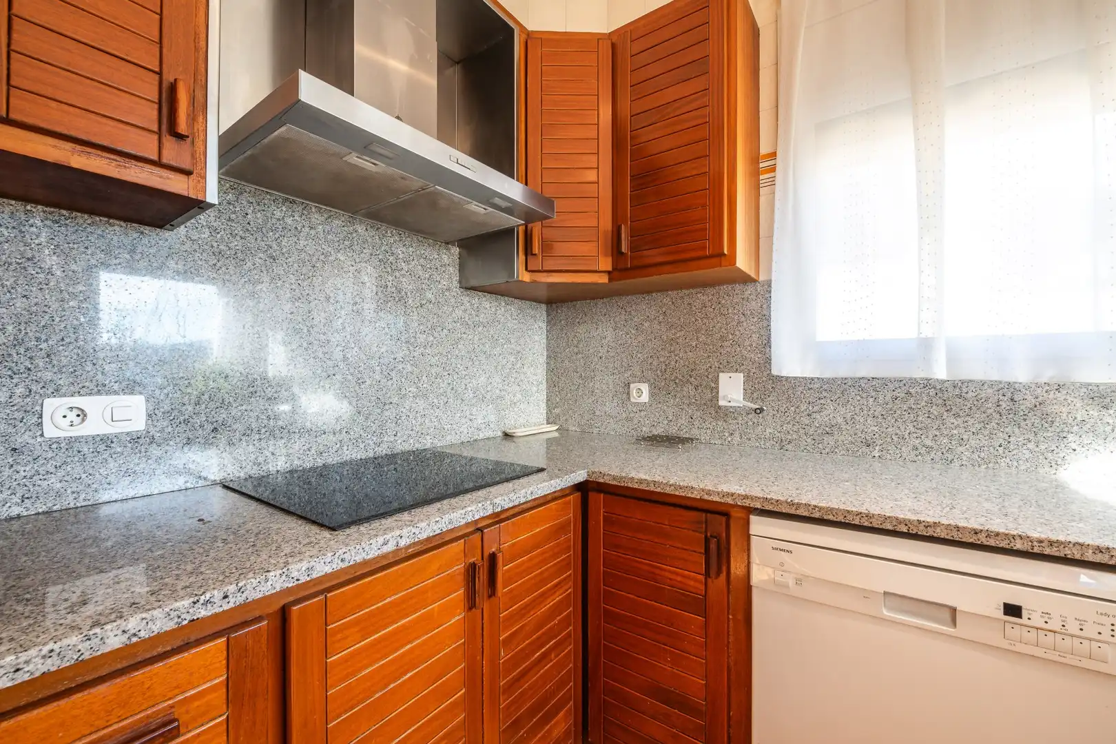 Cocina de Casa o chalet en venta en Banyoles con Terraza, Piscina y Balcón