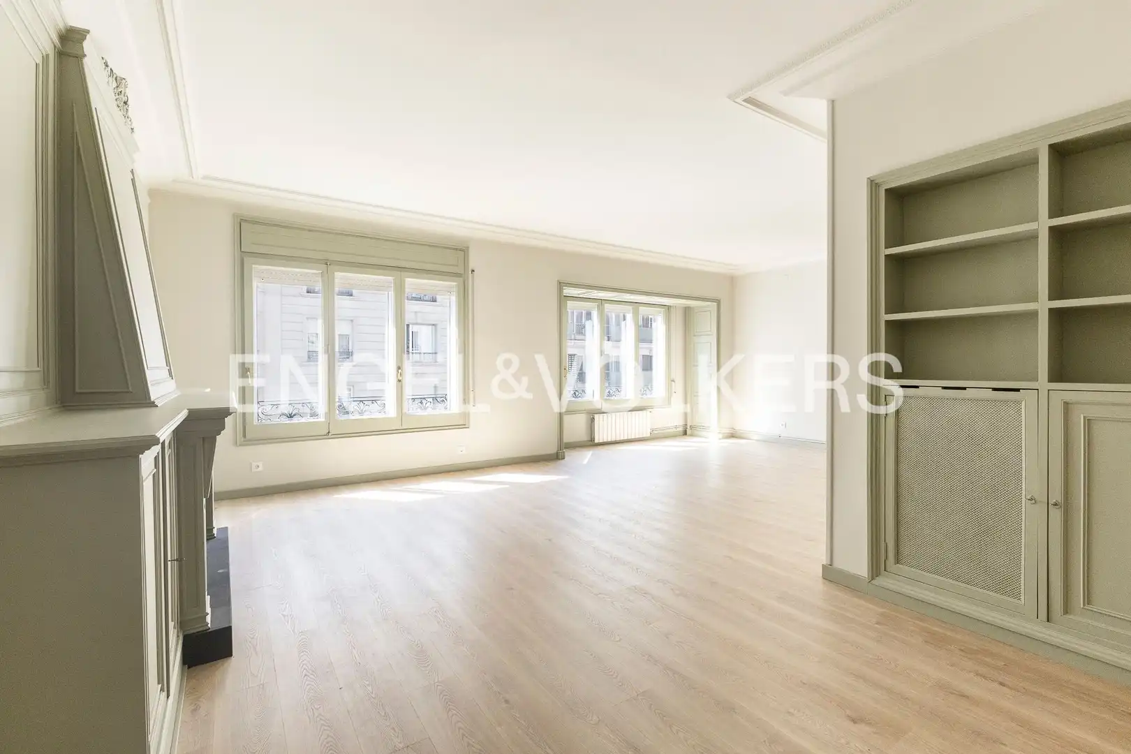 Wohnzimmer von Wohnung zum Verkauf in Barcelona mit Klimaanlage, Heizung und Parkett