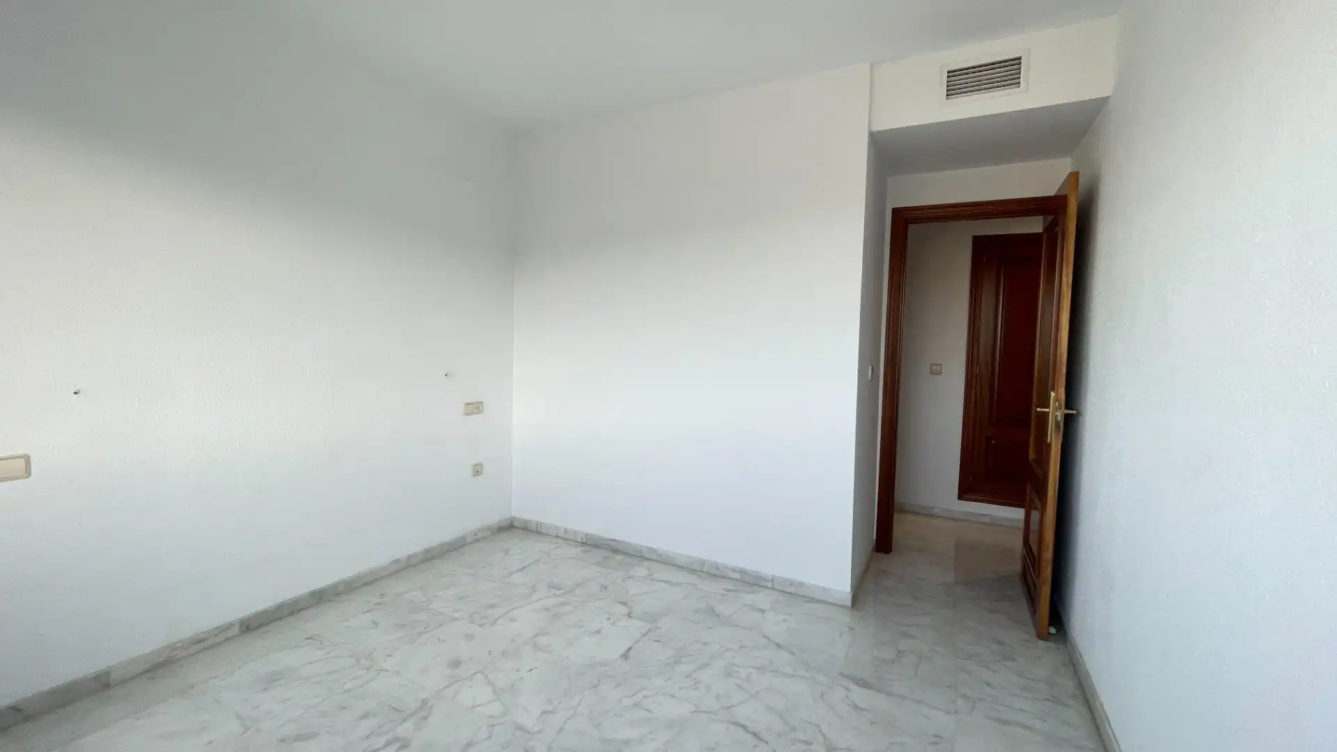 Wohnung zur Miete in Córdoba mit Klimaanlage, Heizung und Gemeinschaftspool