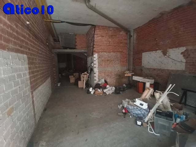 Local comercial en Venta en Calle Favila, 31 en Parque del Oeste