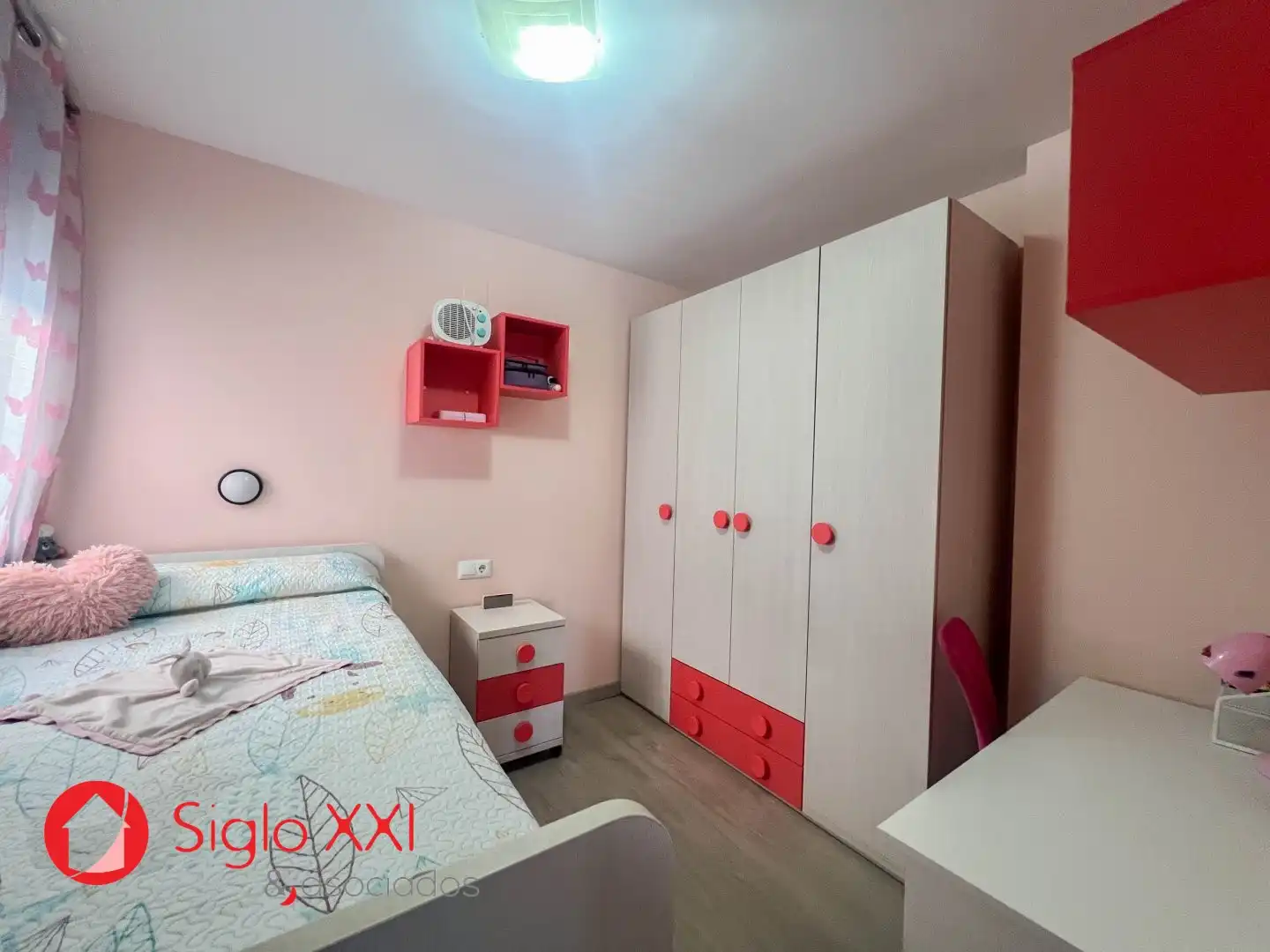 Bedroom of Flat for sale in Madrigal 