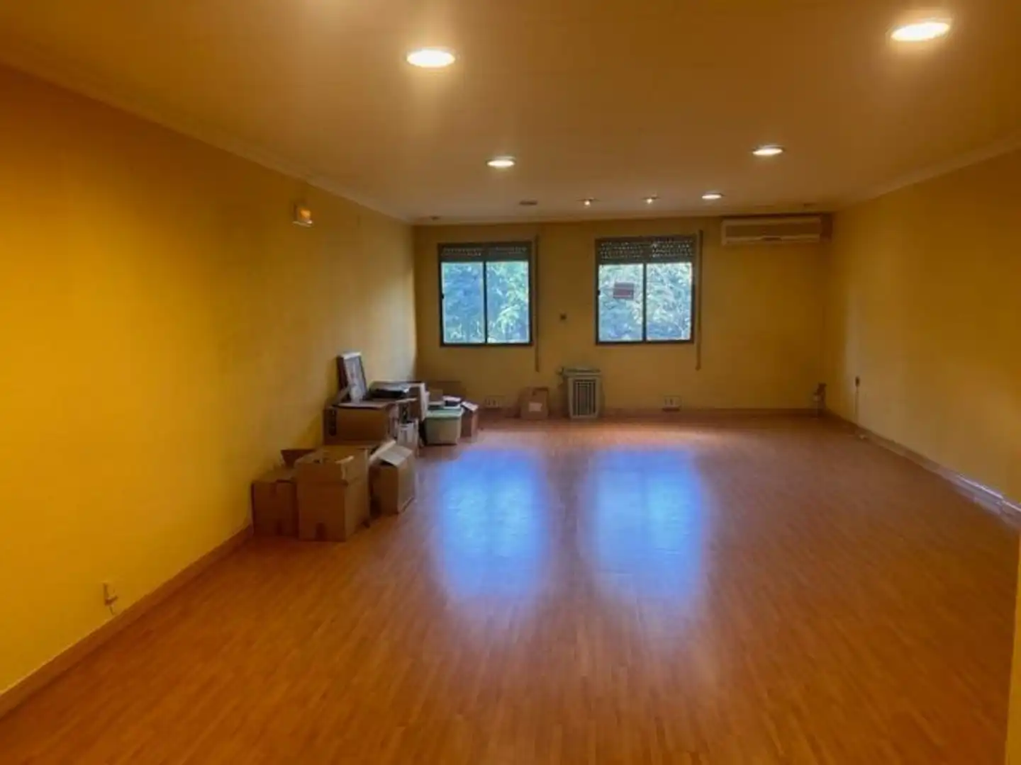 Office space to rent in Avenida Primero de Mayo, imagen 4