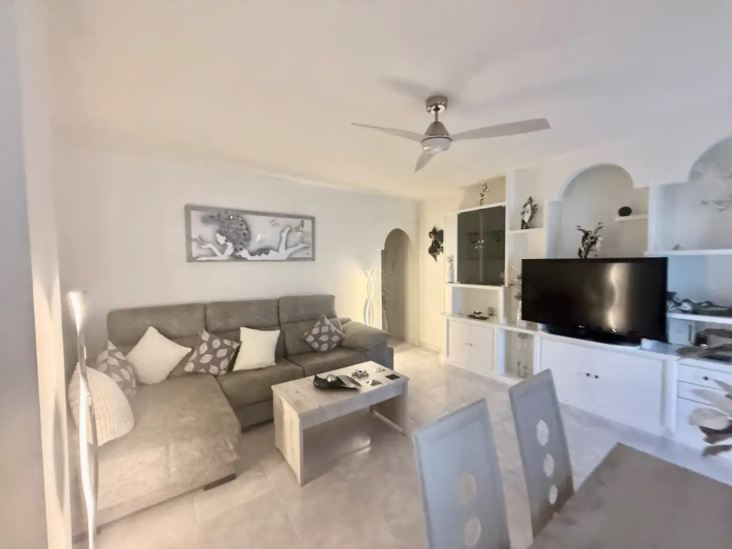 Living room of Flat for sale in Madrid  with Heating, Terrace and Furnished