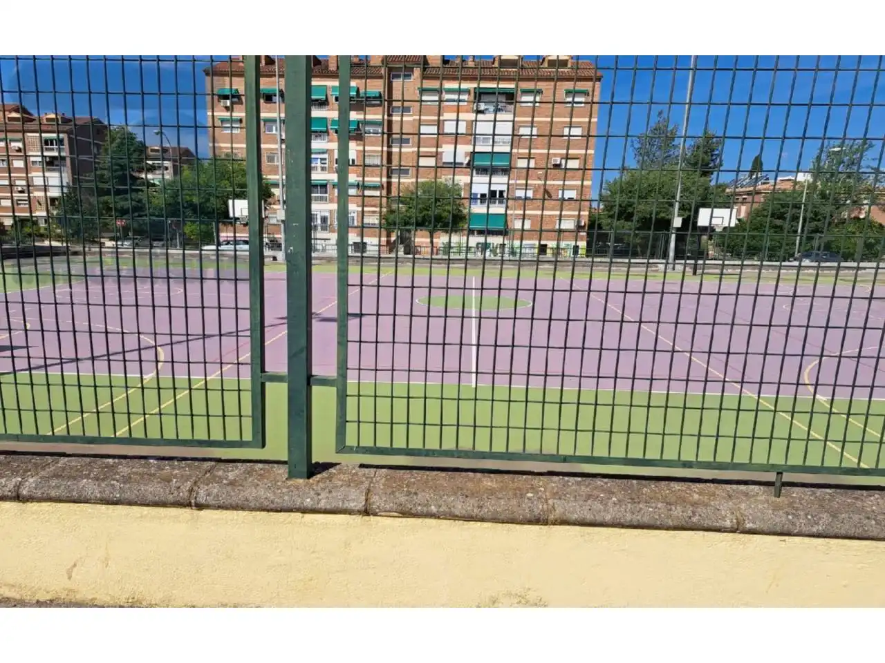 Parkplatz von Garage zum Verkauf in Granada
