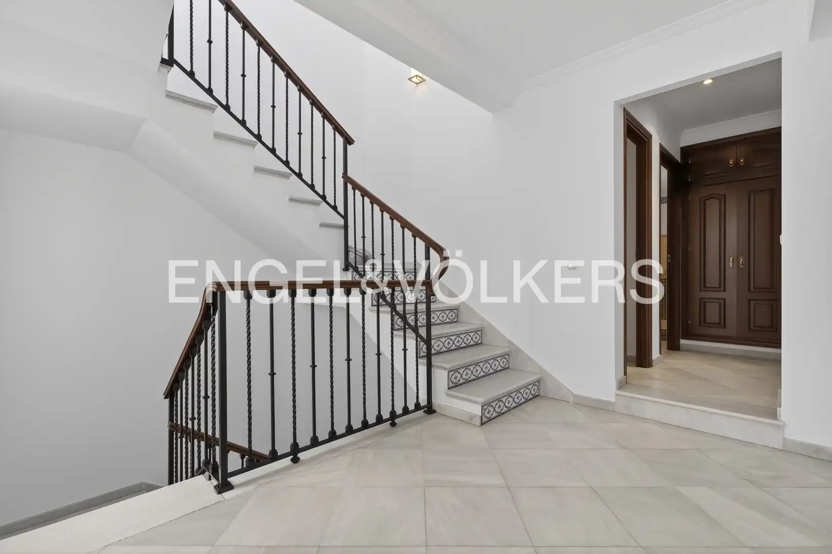Houses for sale in Osuna  with Air Conditioner and Heating