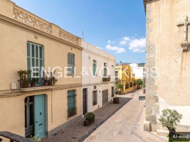 Casa a schiera con balcone in vendita a Centre - Nucli Antic