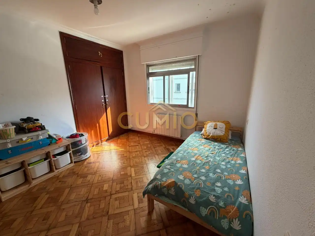 Habitación de Piso en venta en Vigo  con Calefacción, Parquet y Terraza