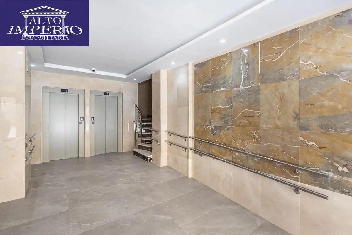 Piso en venta en Granada con Terraza