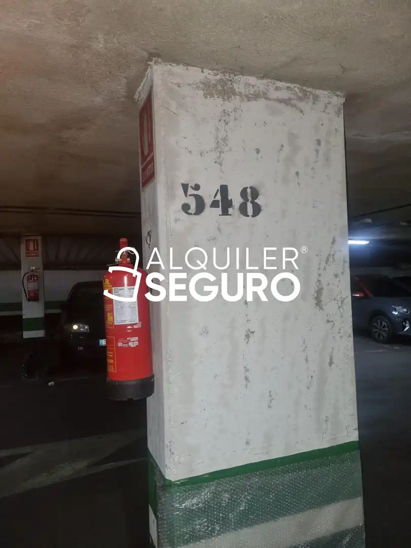 Parkplatz von Wohnung zur Miete in Madrid mit Klimaanlage, Heizung und Möbliert